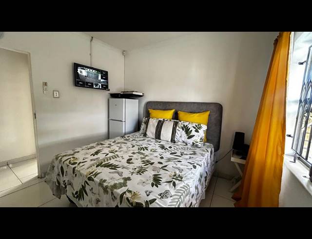 3 BEDROOM HOUSE FOR SALE IN BRACKENHAM